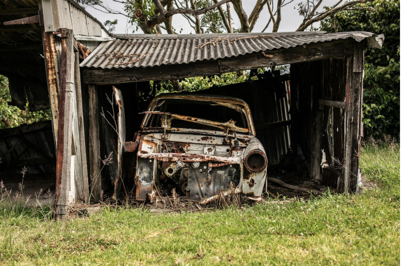 Seasonal Cleaning? Why You Should Hire Junk Removal Services